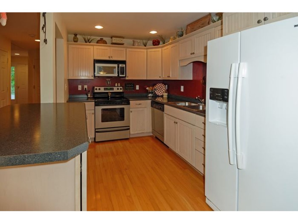 178 Winnicutt Road Stratham, NH 03885 - Photo 7 of 31