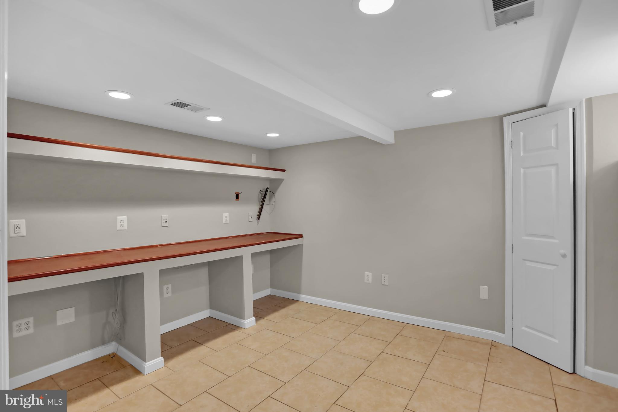1624 Ramblewood Road Baltimore, MD 21239 - Photo 27 of 38 Gallery Image 27