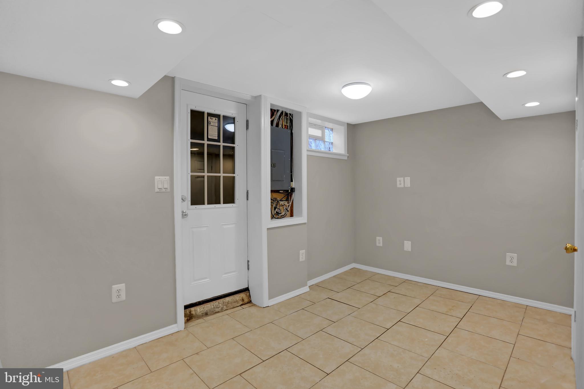 1624 Ramblewood Road Baltimore, MD 21239 - Photo 33 of 38 Gallery Image 33