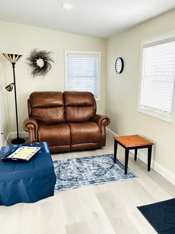 $2,500 | 21 Hillside Avenue, Swansea, MA 02777