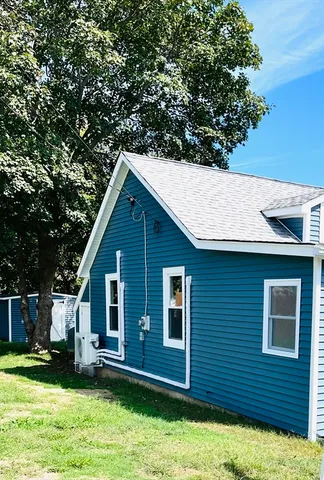 $2,500 | 21 Hillside Avenue, Swansea, MA 02777
