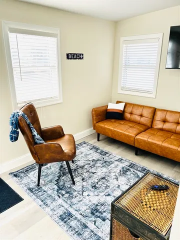 $2,500 | 21 Hillside Avenue, Swansea, MA 02777