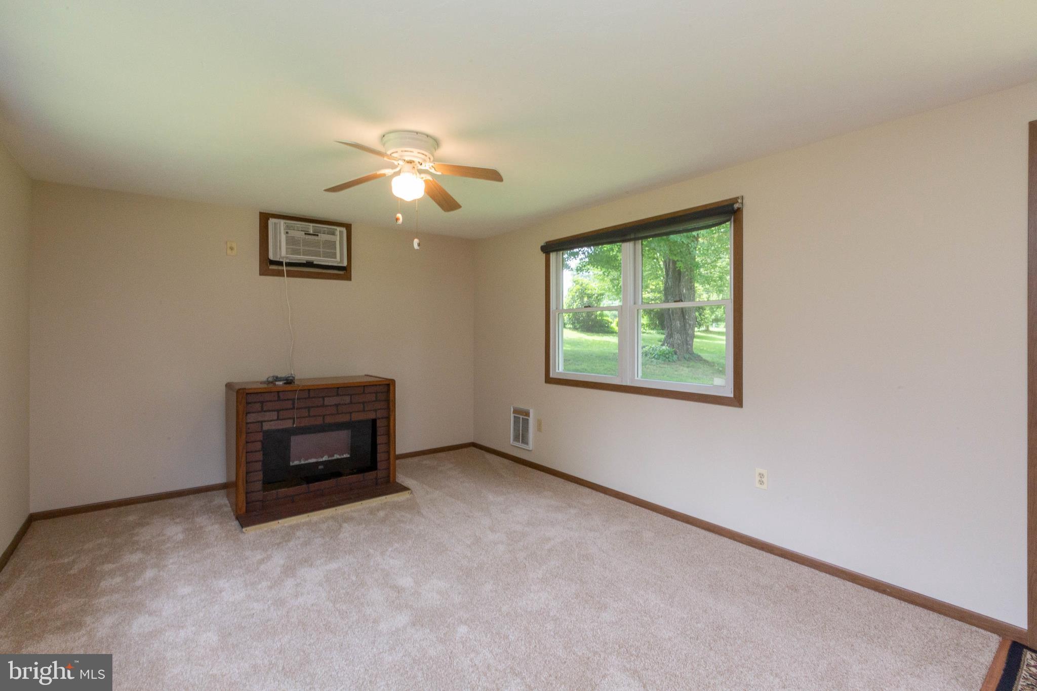 3555 Carrollton Road Upperco, MD 21155 - Photo 10 of 26 NEW CARPET/PAINT