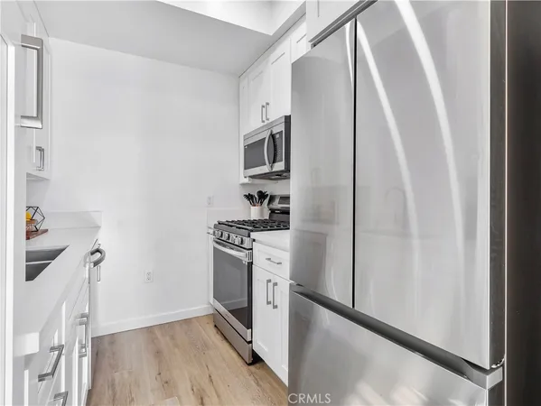 $465,000 | 7320 Balboa Boulevard, Unit 102, Lake Balboa, CA 91406
