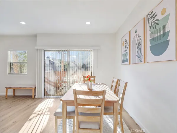 $465,000 | 7320 Balboa Boulevard, Unit 102, Lake Balboa, CA 91406