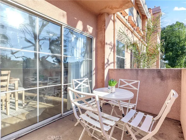 $465,000 | 7320 Balboa Boulevard, Unit 102, Lake Balboa, CA 91406