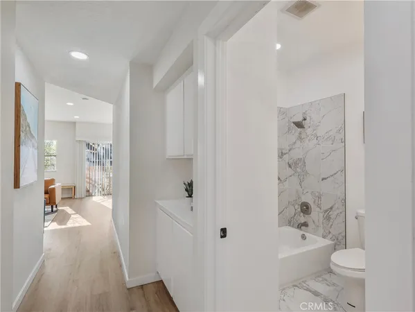 $465,000 | 7320 Balboa Boulevard, Unit 102, Lake Balboa, CA 91406