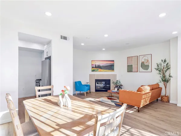 $465,000 | 7320 Balboa Boulevard, Unit 102, Lake Balboa, CA 91406