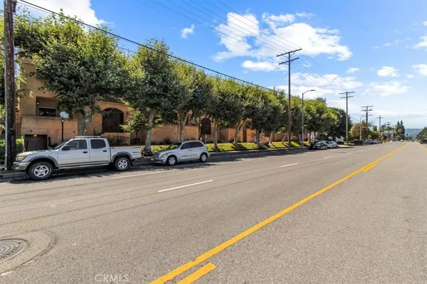 $465,000 | 7320 Balboa Boulevard, Unit 102, Lake Balboa, CA 91406