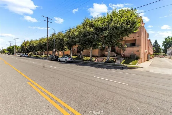 $465,000 | 7320 Balboa Boulevard, Unit 102, Lake Balboa, CA 91406