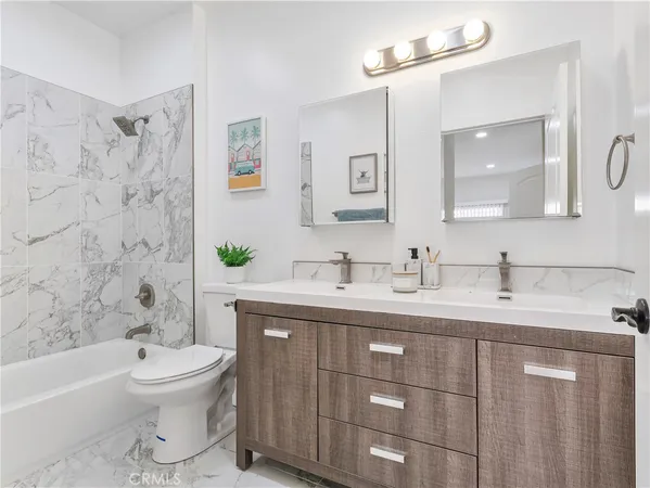 $465,000 | 7320 Balboa Boulevard, Unit 102, Lake Balboa, CA 91406