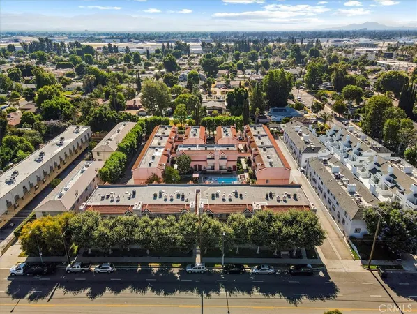 $465,000 | 7320 Balboa Boulevard, Unit 102, Lake Balboa, CA 91406