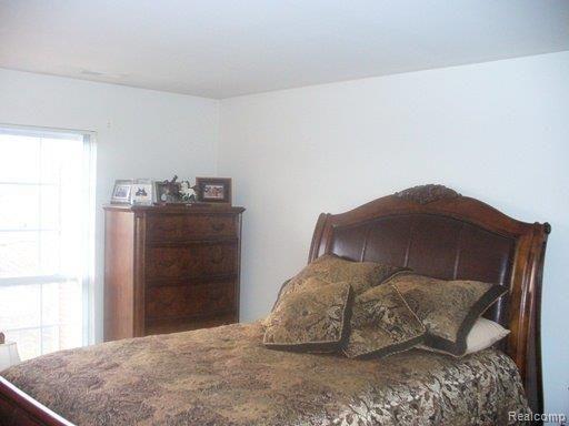 45763 Heather Ridge Drive, Unit 233 Macomb, MI 48044 - Photo 4 of 9 P1010150