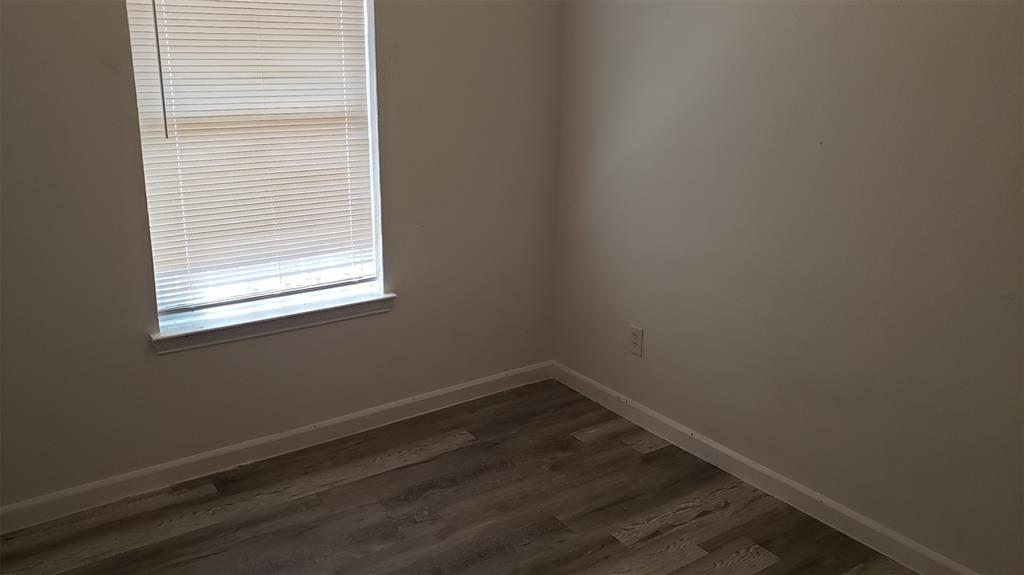2111 R. W. Bivens Lane Fort Worth, TX 76105 - Photo 9 of 10