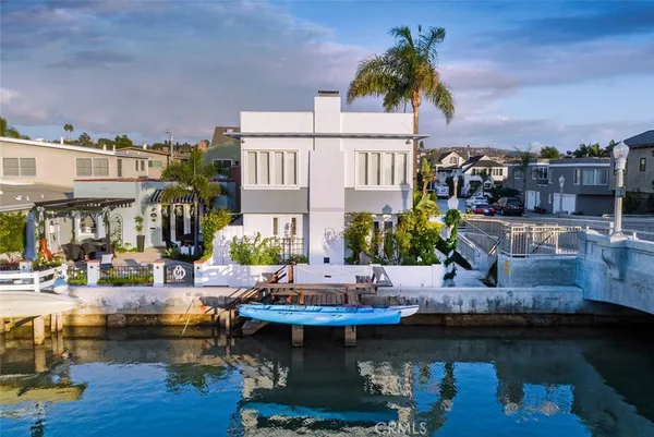 $12,000 | 200 Grand Canal, Newport Beach, CA 92662