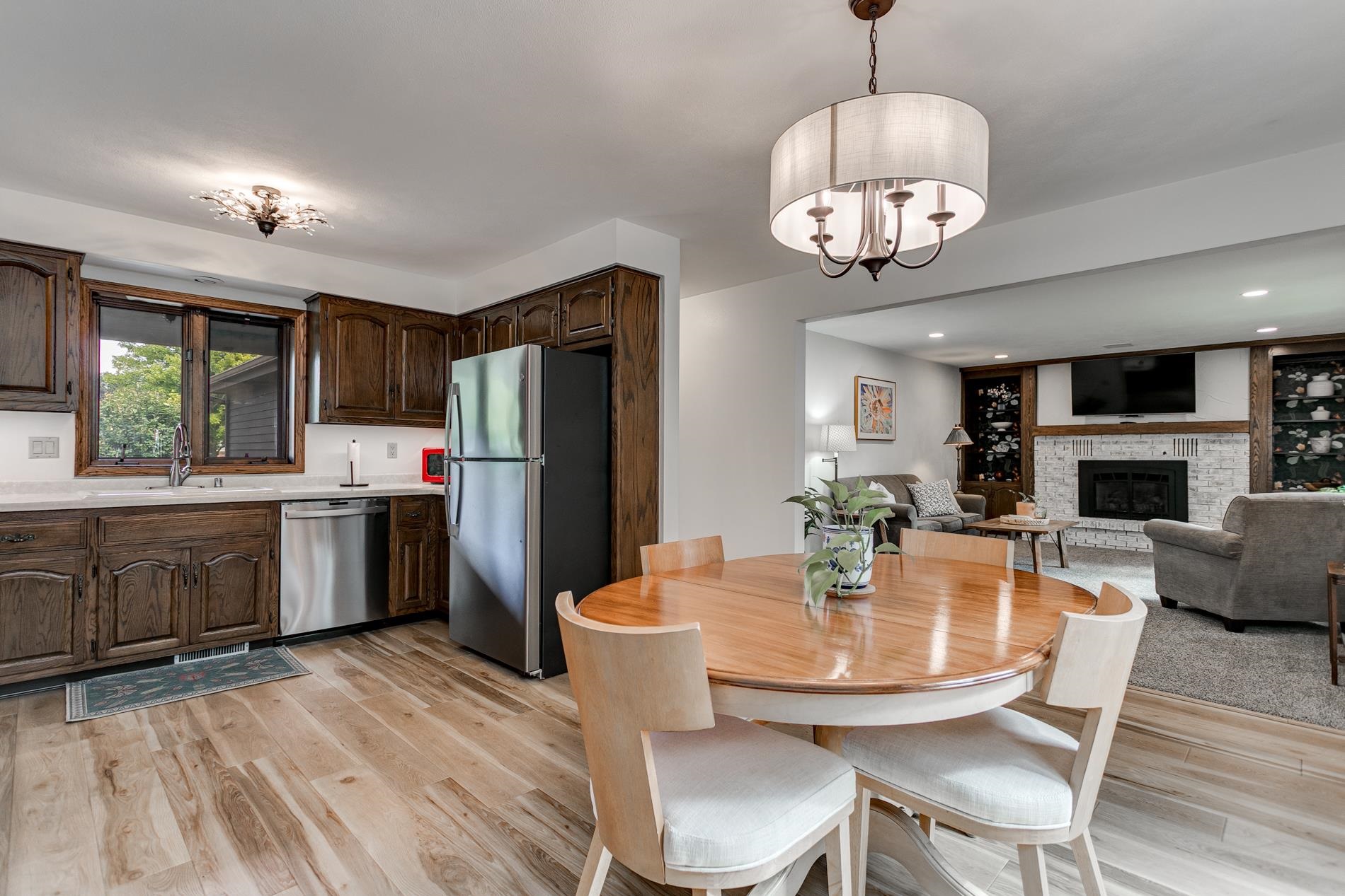 2317 Applegate Drive West Appleton, WI 54914 - Photo 8 of 47 Gallery Image 8