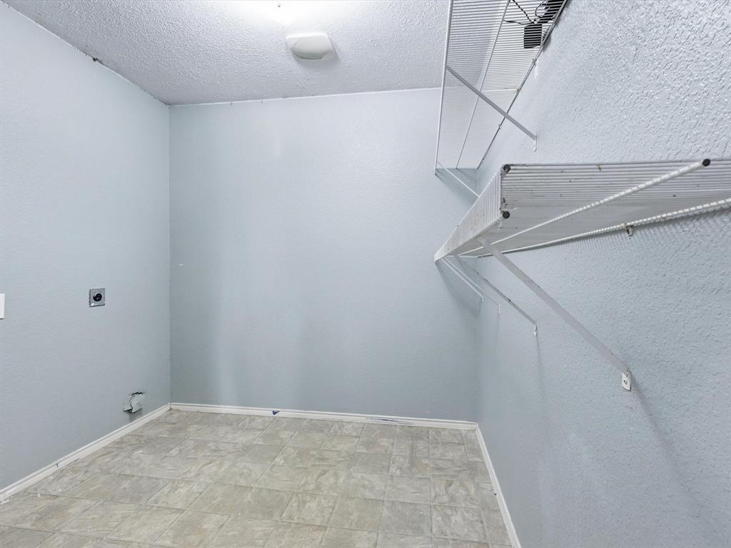 918 Blue Sky Drive Arlington, TX 76002 - Photo 14 of 24 a view of small space