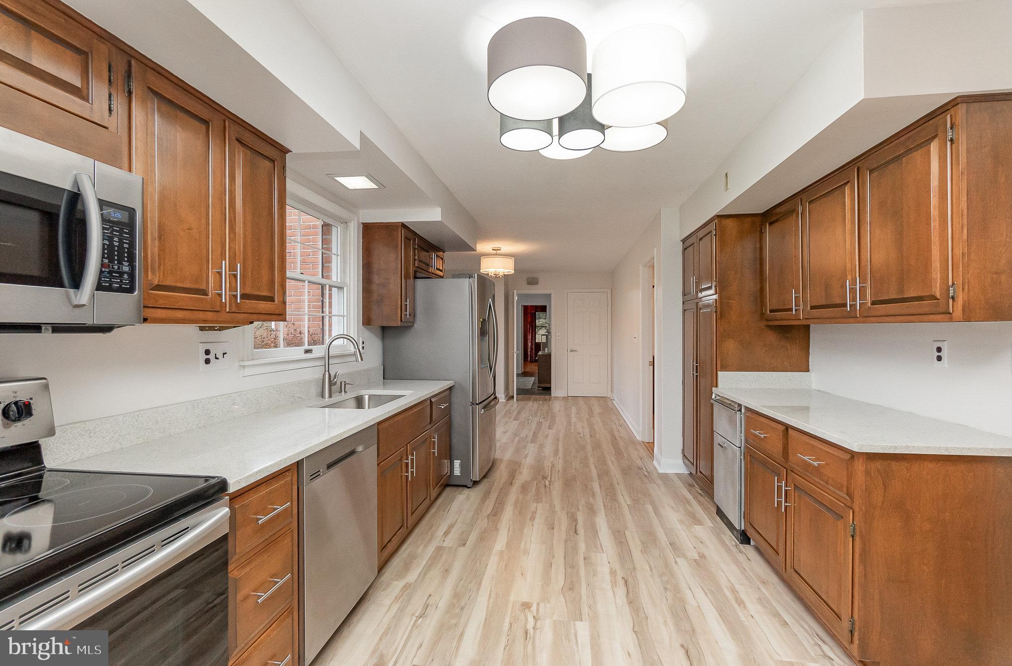 13711 Killarney Court Phoenix, MD 21131 - Photo 18 of 78 Long large kitchen