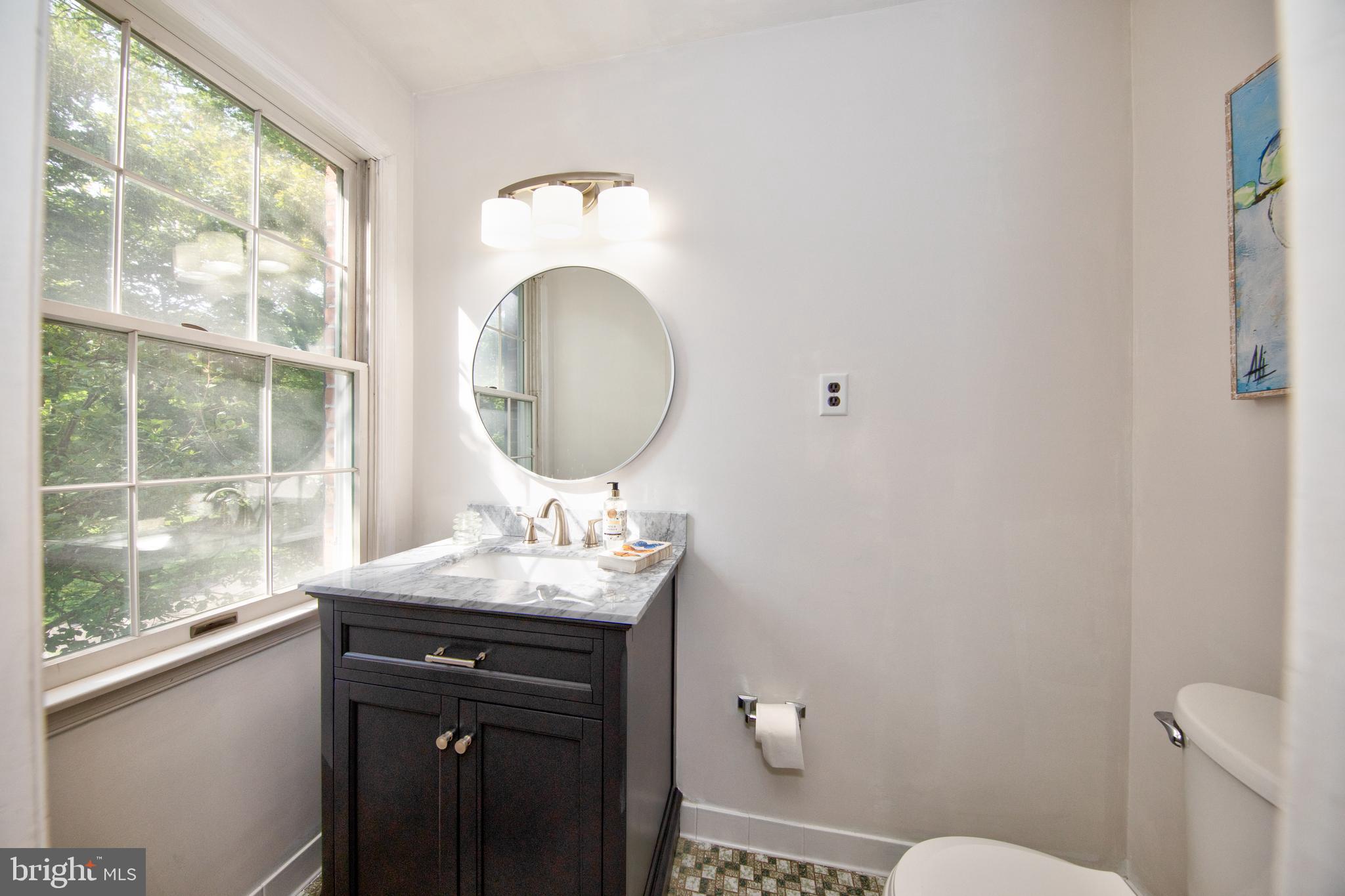 13711 Killarney Court Phoenix, MD 21131 - Photo 35 of 78 Half bath off of Family room