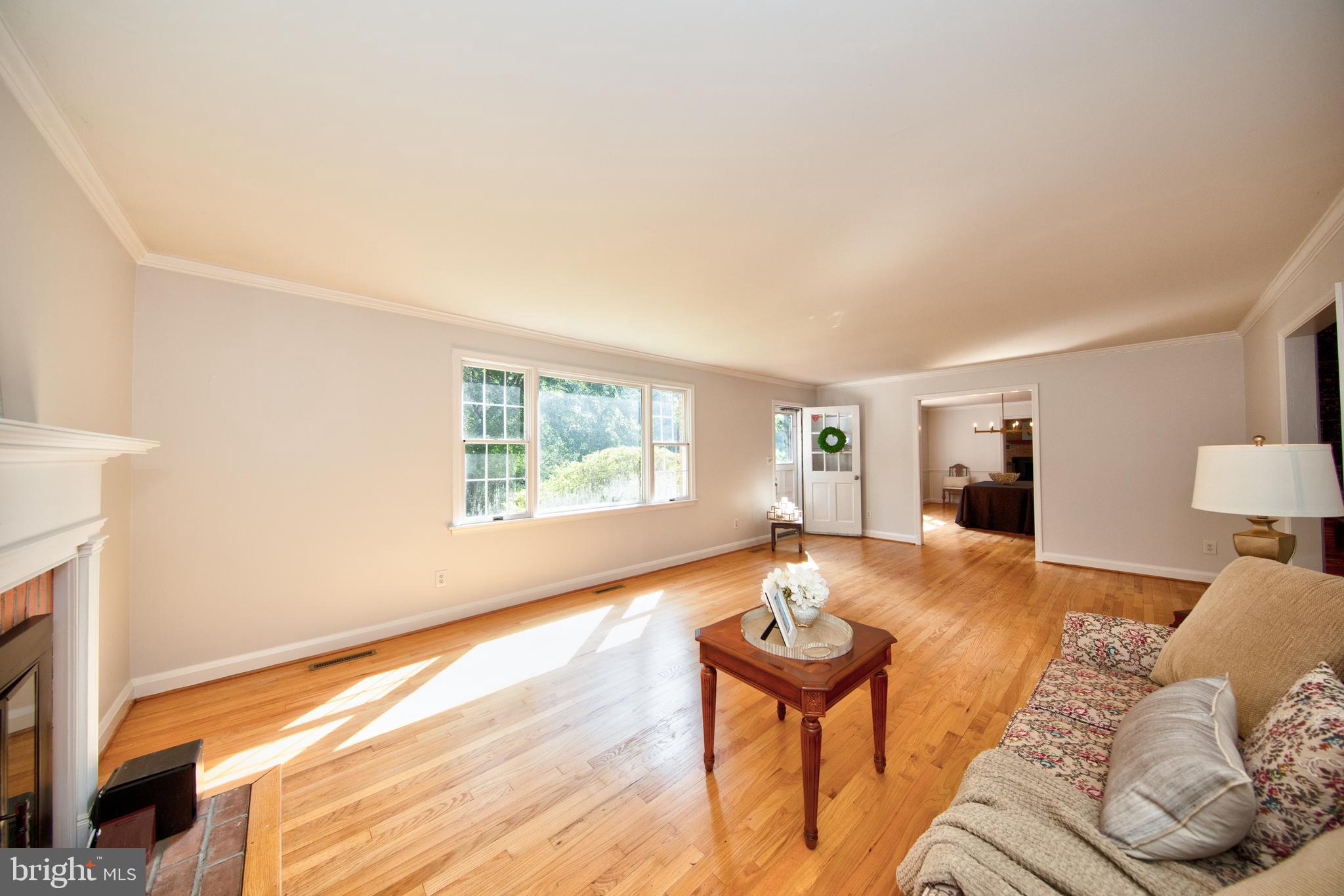 13711 Killarney Court Phoenix, MD 21131 - Photo 36 of 78 Exit to deck from Living room