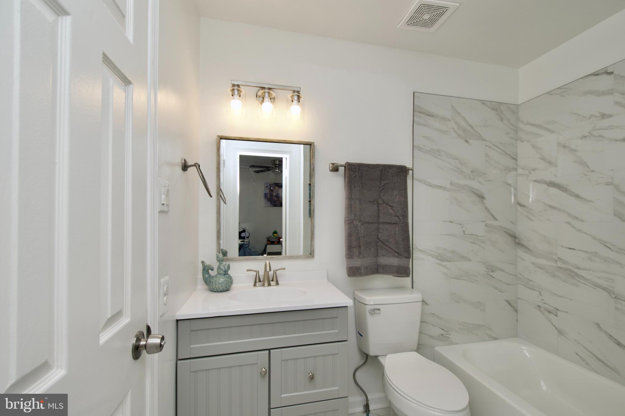 7396 Stream Way Springfield, VA 22152 - Photo 23 of 45 Hall Bath