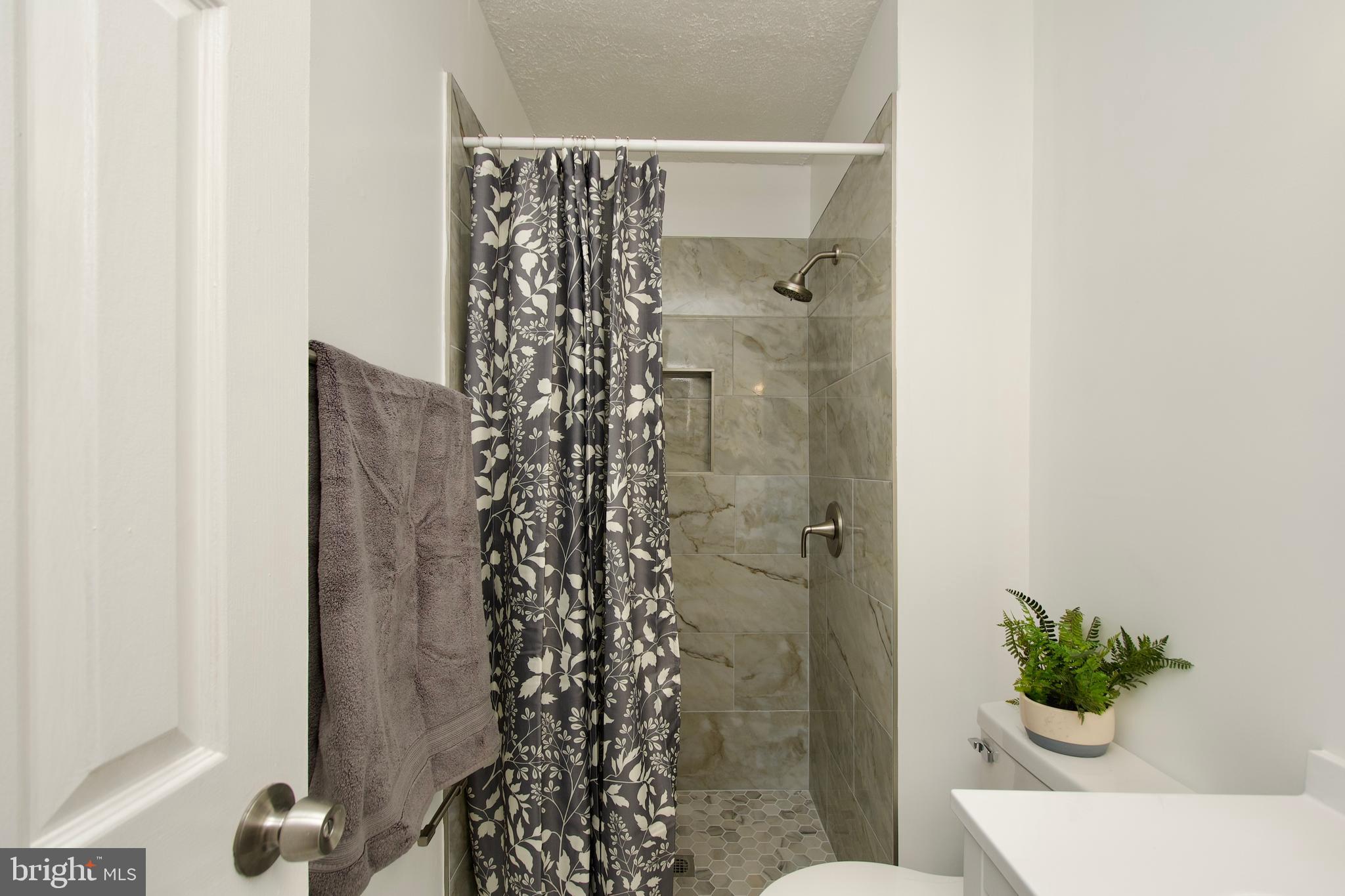 7396 Stream Way Springfield, VA 22152 - Photo 28 of 45 Primary Bath