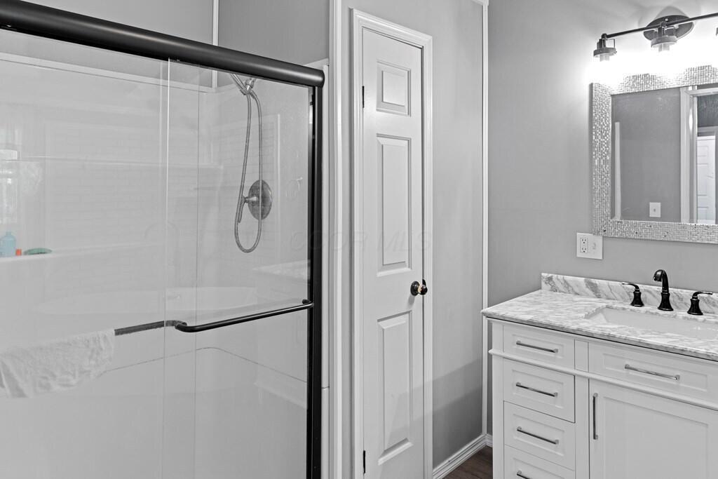281 Pattonsville Road Jackson, OH 45640 - Photo 7 of 33 281 Pattonsville main bedroom bath pic2