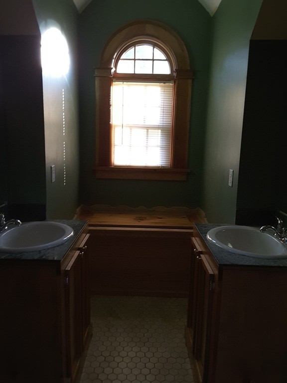 242 Hardwick Road New Braintree, MA 01531 - Photo 17 of 30