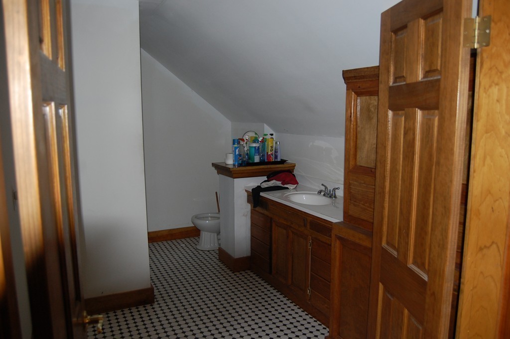 242 Hardwick Road New Braintree, MA 01531 - Photo 20 of 30