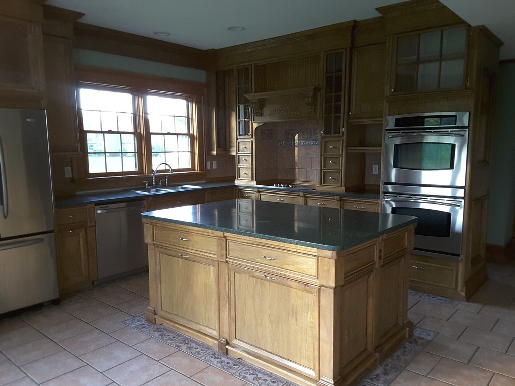 242 Hardwick Road New Braintree, MA 01531 - Photo 6 of 30