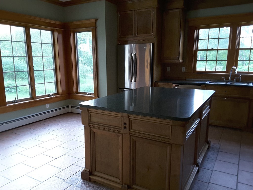 242 Hardwick Road New Braintree, MA 01531 - Photo 7 of 30