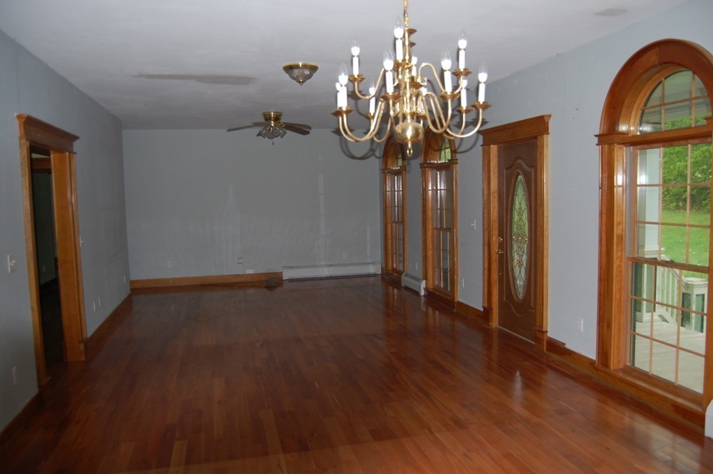 242 Hardwick Road New Braintree, MA 01531 - Photo 8 of 30