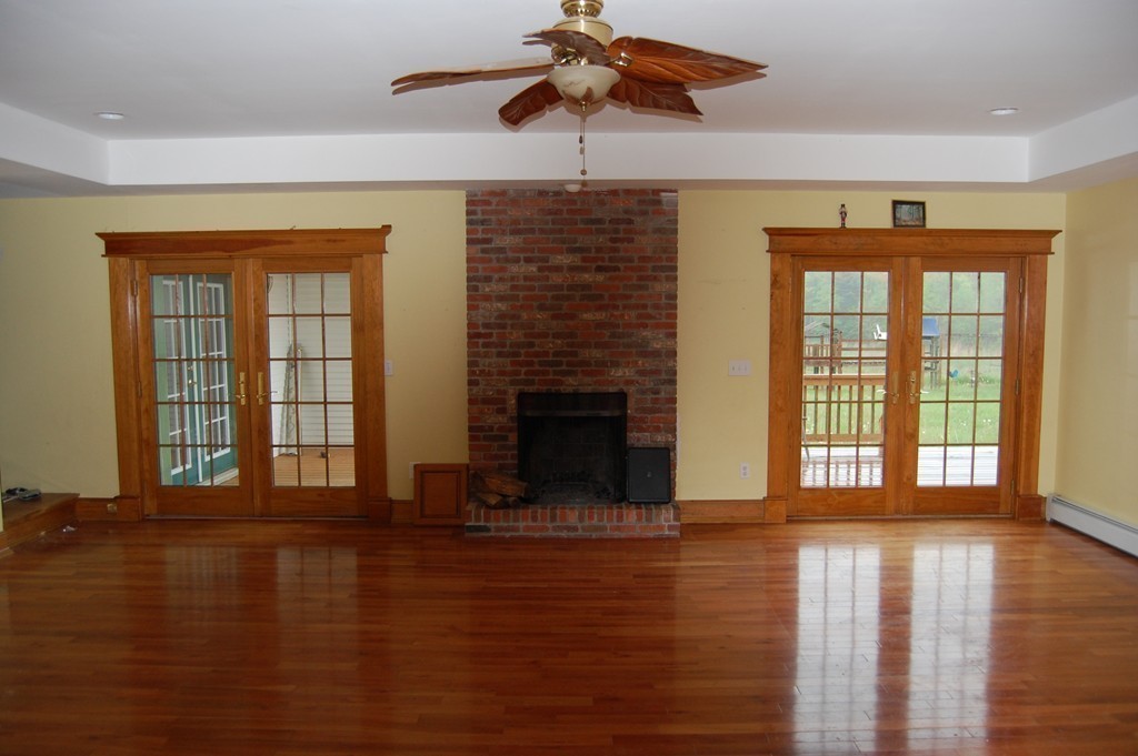 242 Hardwick Road New Braintree, MA 01531 - Photo 9 of 30