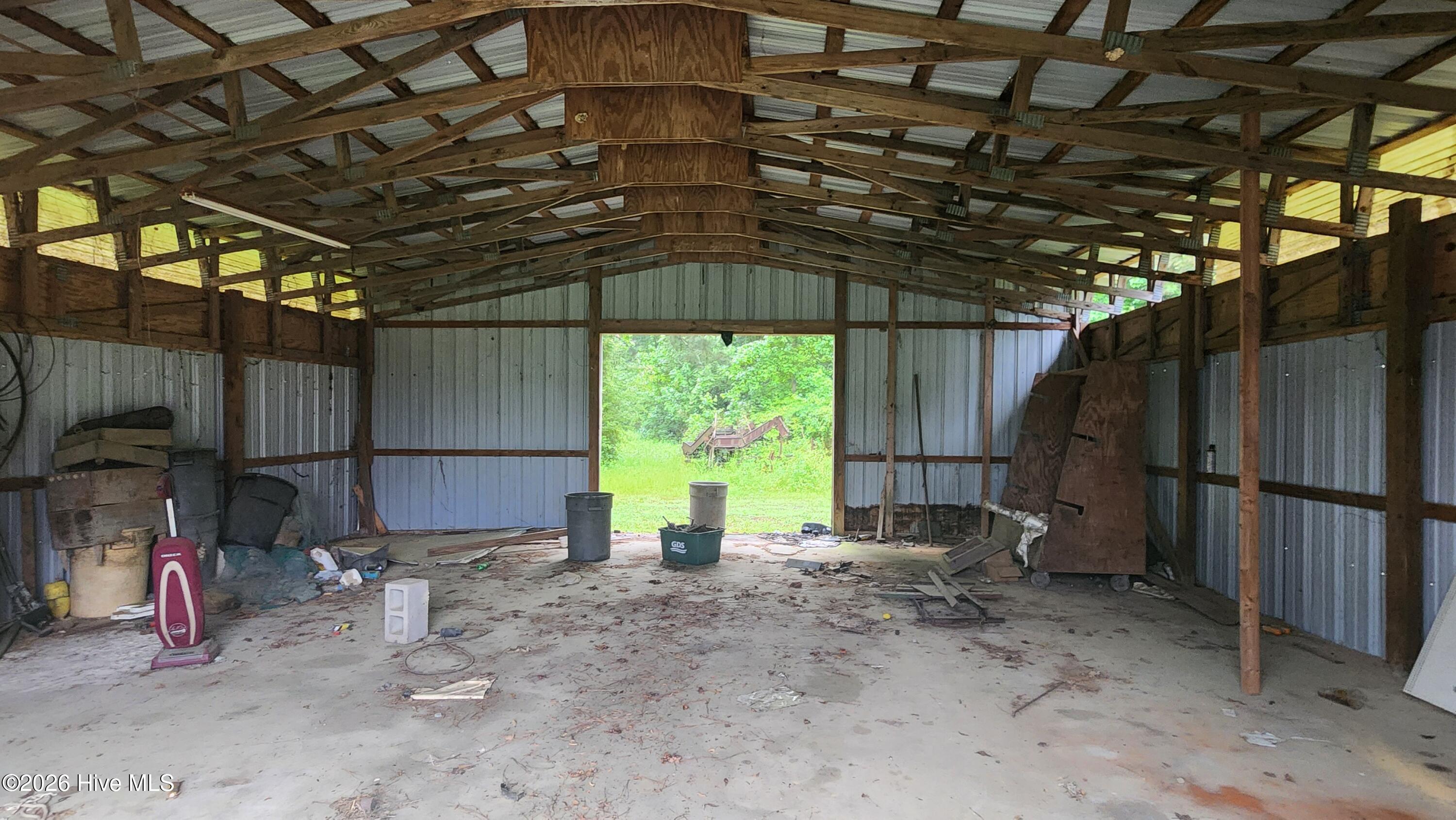 581 Hallsboro Road Clarkton, NC 28433 - Photo 4 of 16 Inside bld. 2
