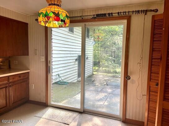 153 Between The Lakes Road Shohola, PA 18458 - Photo 15 of 27 Breakfast Nook