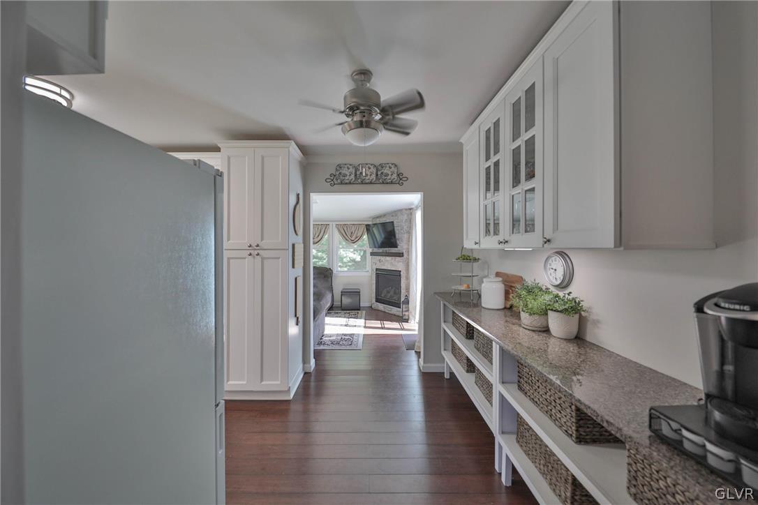 1001 Jackson View Road Stroudsburg, PA 18360 - Photo 6 of 41 Kitchen