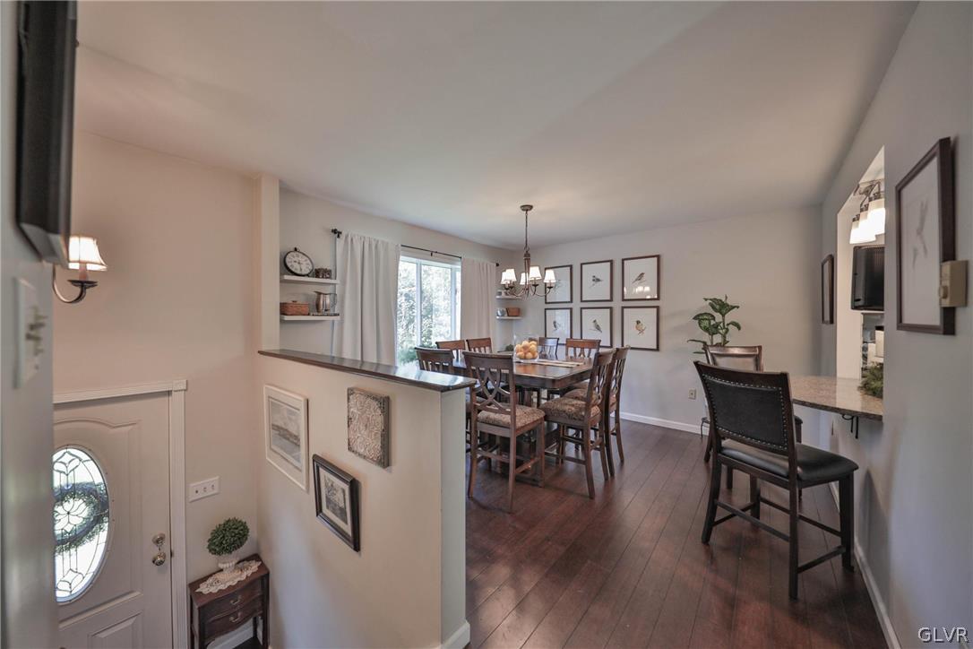 1001 Jackson View Road Stroudsburg, PA 18360 - Photo 7 of 41 Dining room