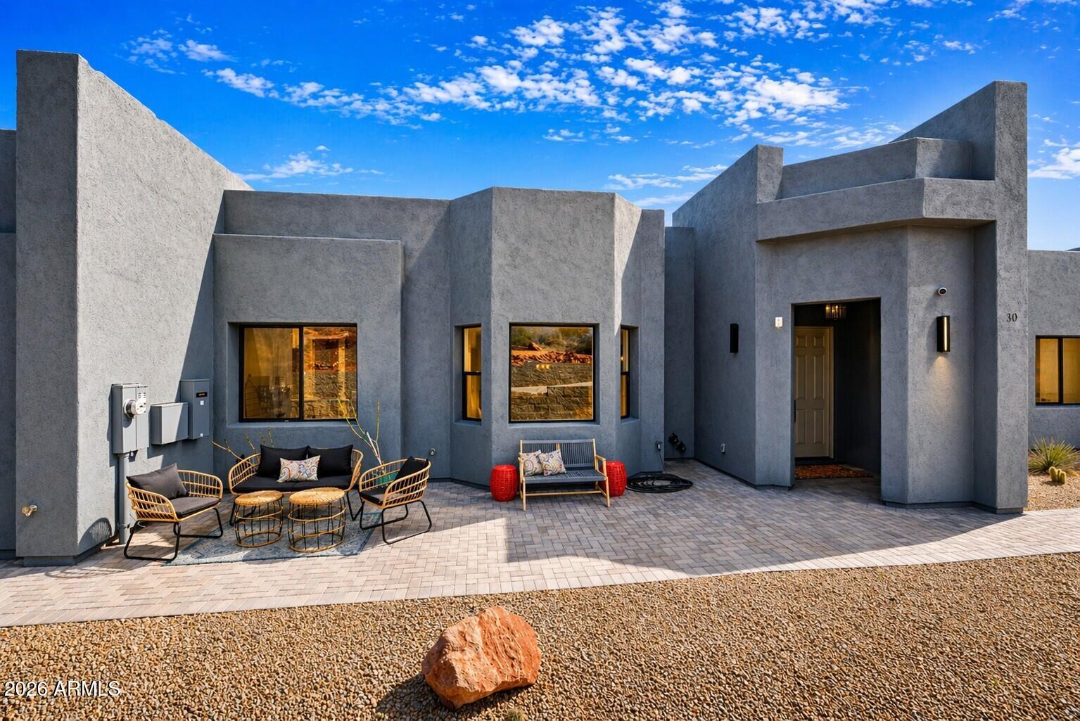 10 Ho Hum Circle Sedona, AZ 86351 - Photo 3 of 45 Front patio
