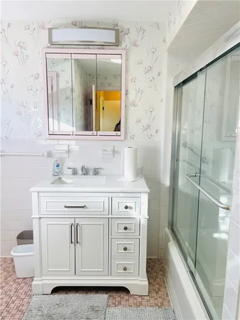 $2,300 | 241 Huxley Avenue, Providence, RI 02908