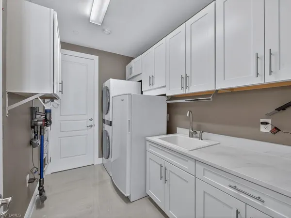 $1,750,000 | 16371 Viansa Way, Unit 201, Naples, FL 34110