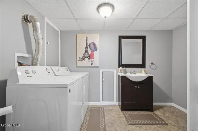 $329,900 | 1 Victor Drive, Guilderland, NY 12203