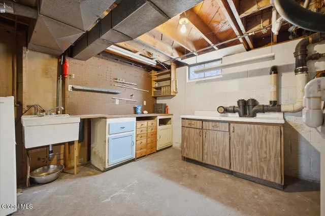 $329,900 | 1 Victor Drive, Guilderland, NY 12203