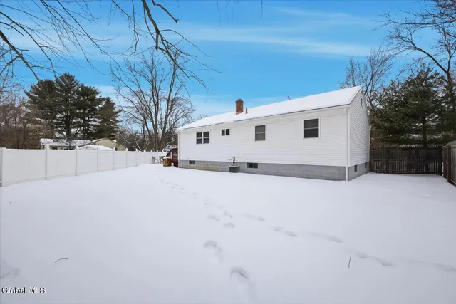 $329,900 | 1 Victor Drive, Guilderland, NY 12203