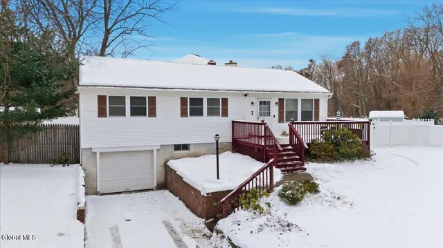$329,900 | 1 Victor Drive, Guilderland, NY 12203