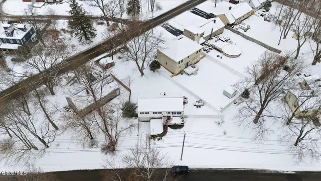 $329,900 | 1 Victor Drive, Guilderland, NY 12203