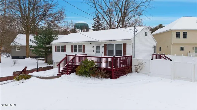 $329,900 | 1 Victor Drive, Guilderland, NY 12203