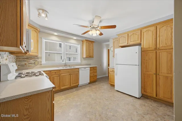 $329,900 | 1 Victor Drive, Guilderland, NY 12203