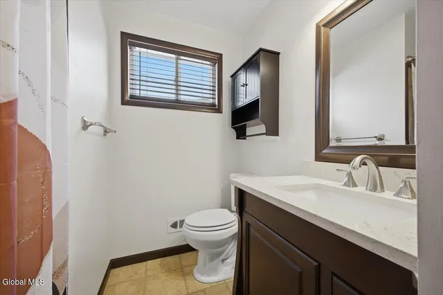 $329,900 | 1 Victor Drive, Guilderland, NY 12203