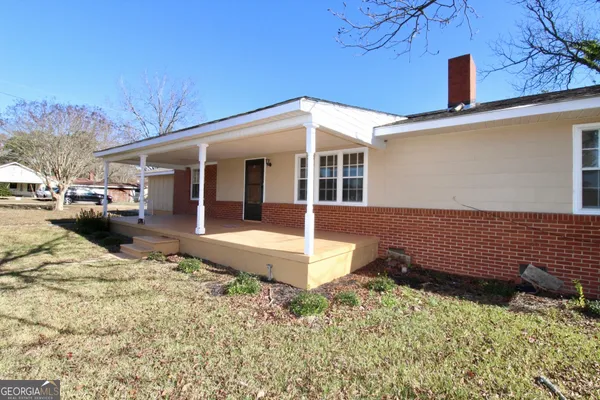 $255,000 | 1102 North 3rd Street, Cordele, GA 31015