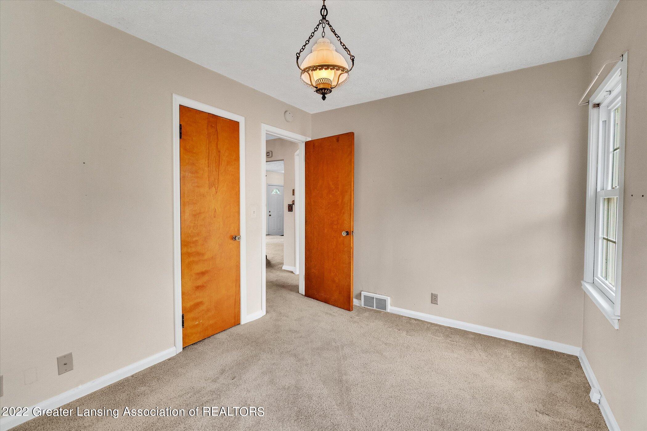 2212 Pembroke Road Lansing, MI 48906 - Photo 17 of 34 Bedroom 2